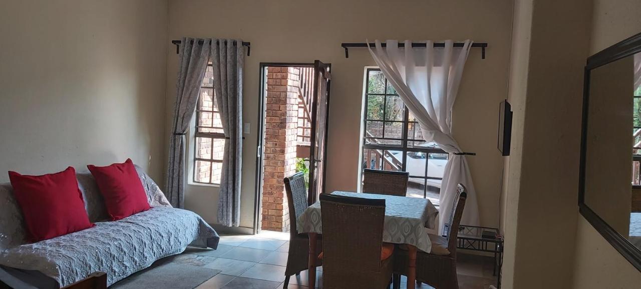 13 @ Rhinoroad Nelspruit Lägenhet Mbombela Exteriör bild