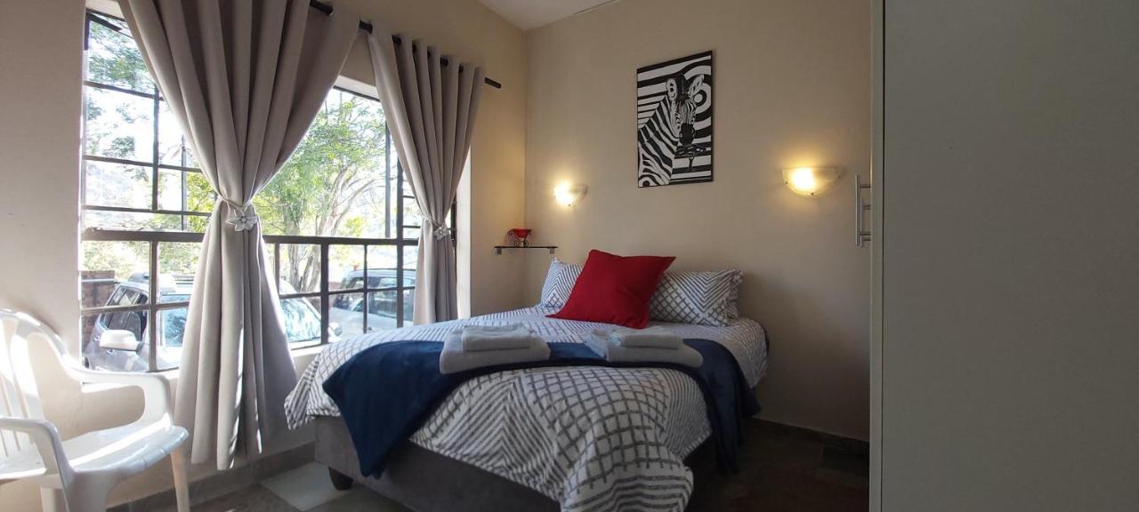 13 @ Rhinoroad Nelspruit Lägenhet Mbombela Exteriör bild