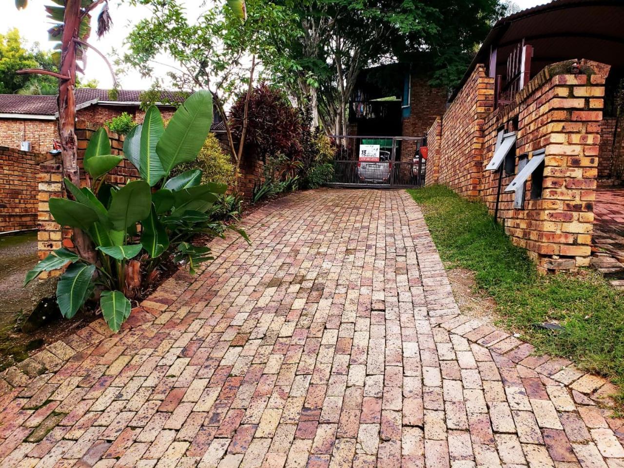 13 @ Rhinoroad Nelspruit Lägenhet Mbombela Exteriör bild
